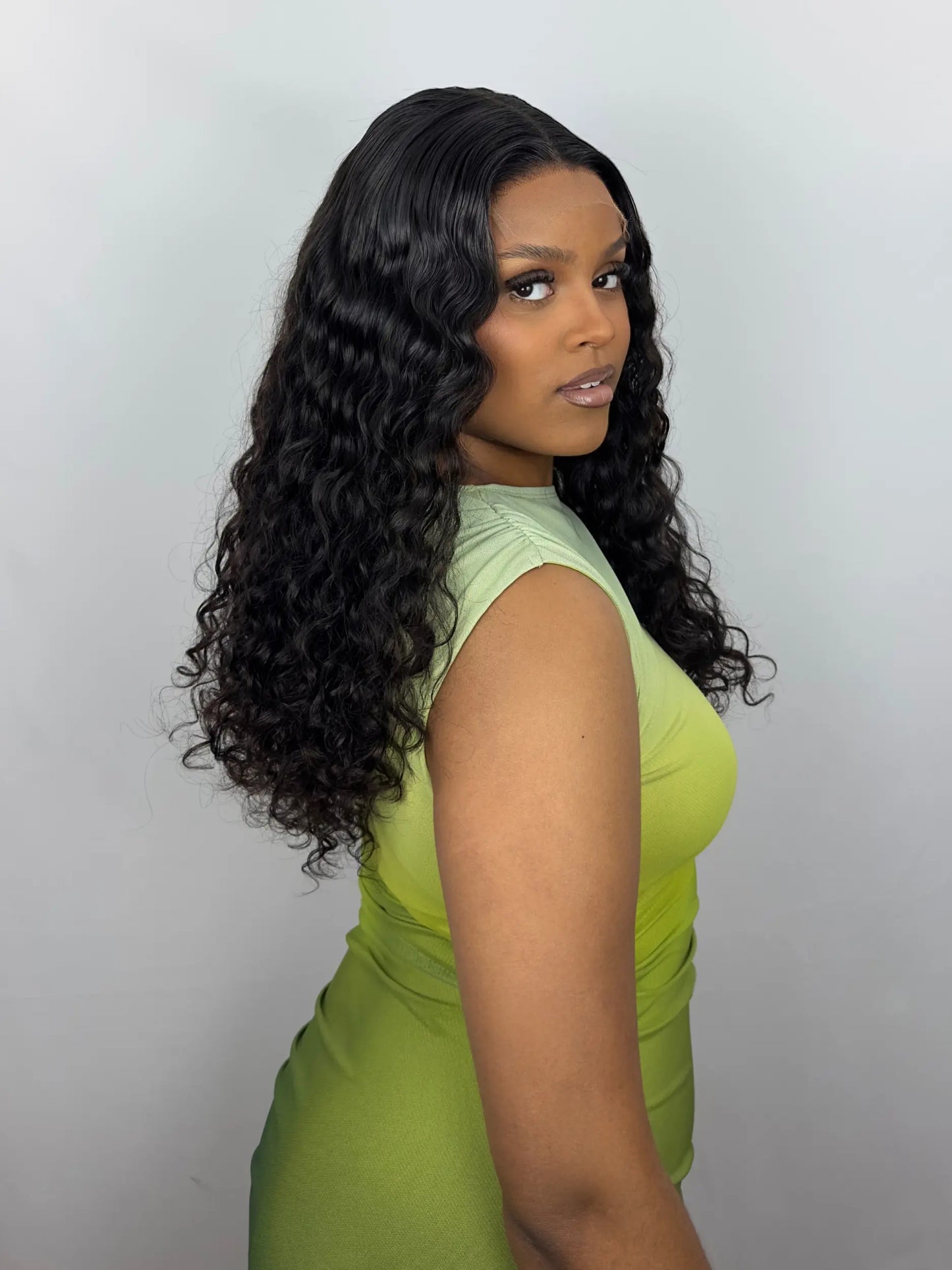 DIANNA · Italian Curly · HD Lace · Glueless · Densité 180% · 350 grammes