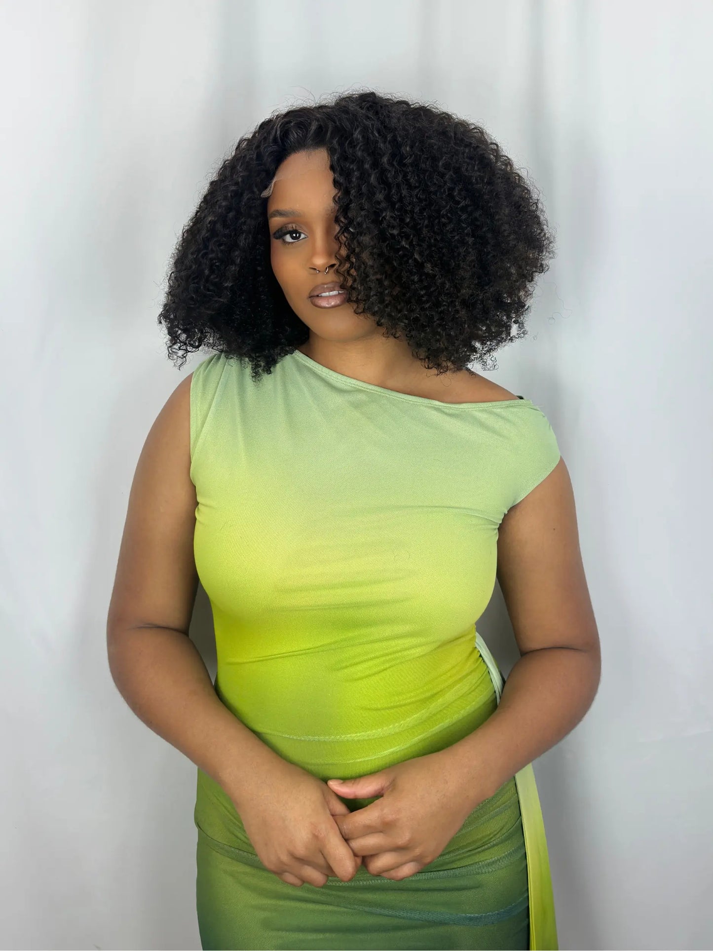 MADELEINE · Kinky Curly · HD Lace · Glueless · Densité 180% · 250 grammes