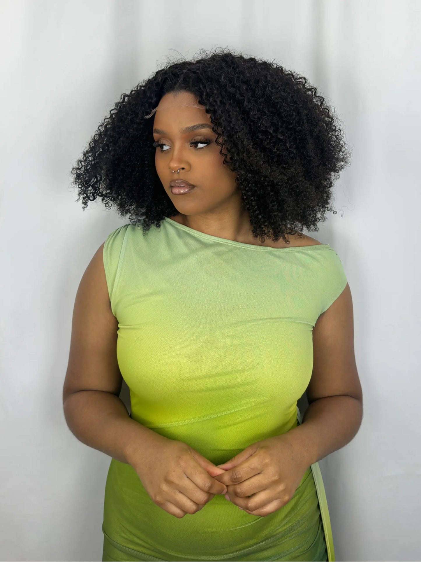 MADELEINE · Kinky Curly · HD Lace · Glueless · Densité 180% · 250 grammes