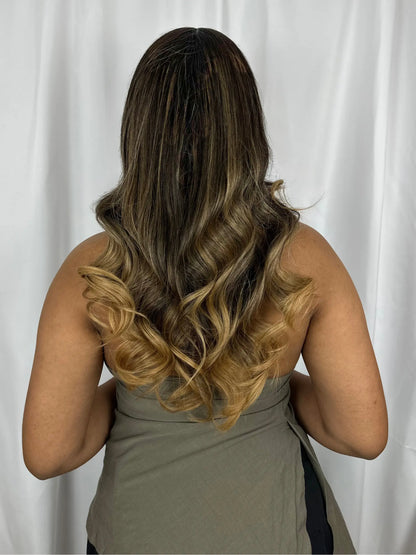 VIVIENNE · Ondulado · 13x4 HD Lace · Glueless · Densidad 180%